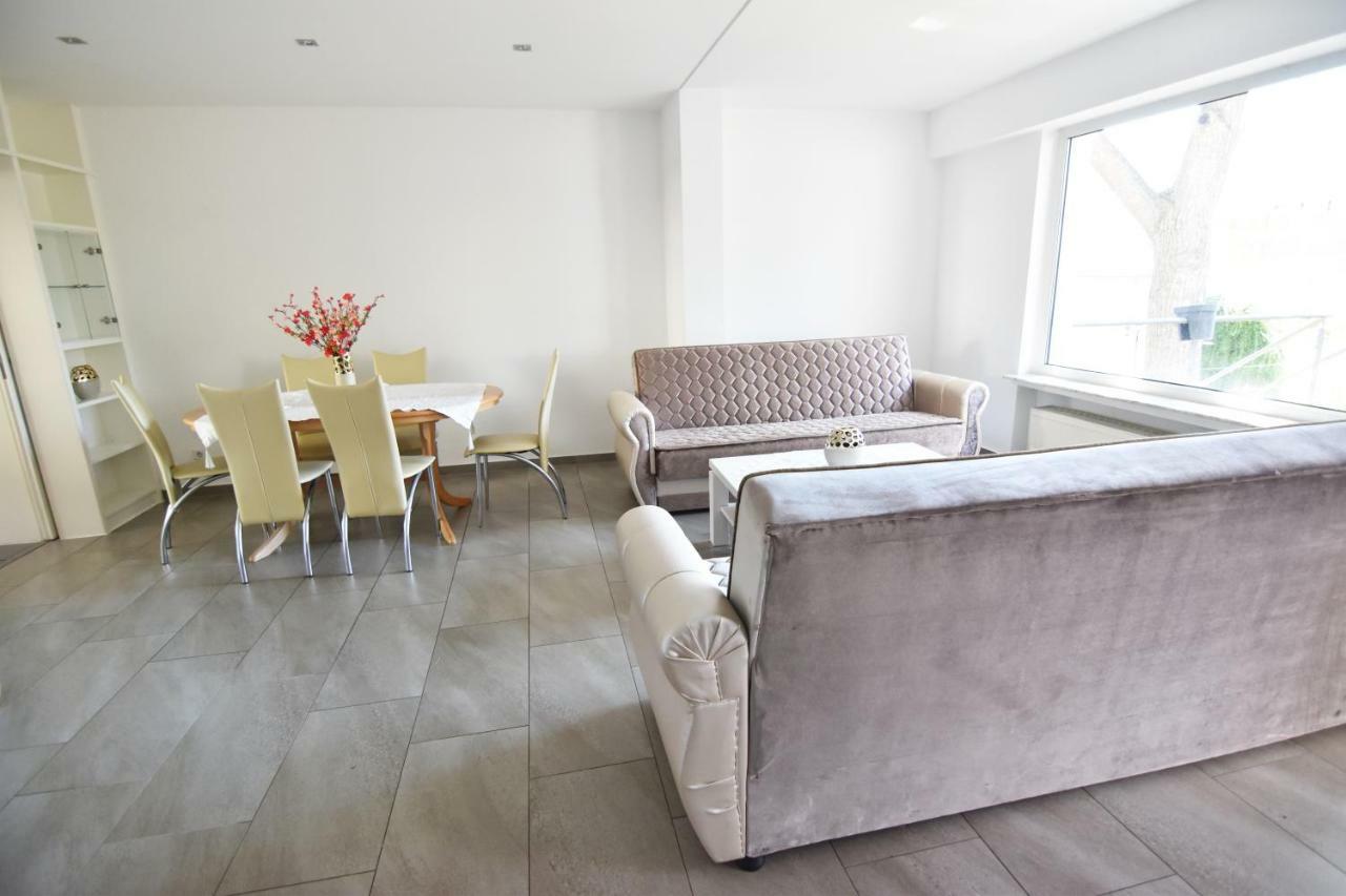 Hébergement de vacances Zeitwohnen Im Schonem Haus Mit Grosser Terrasse In Koln-rath *